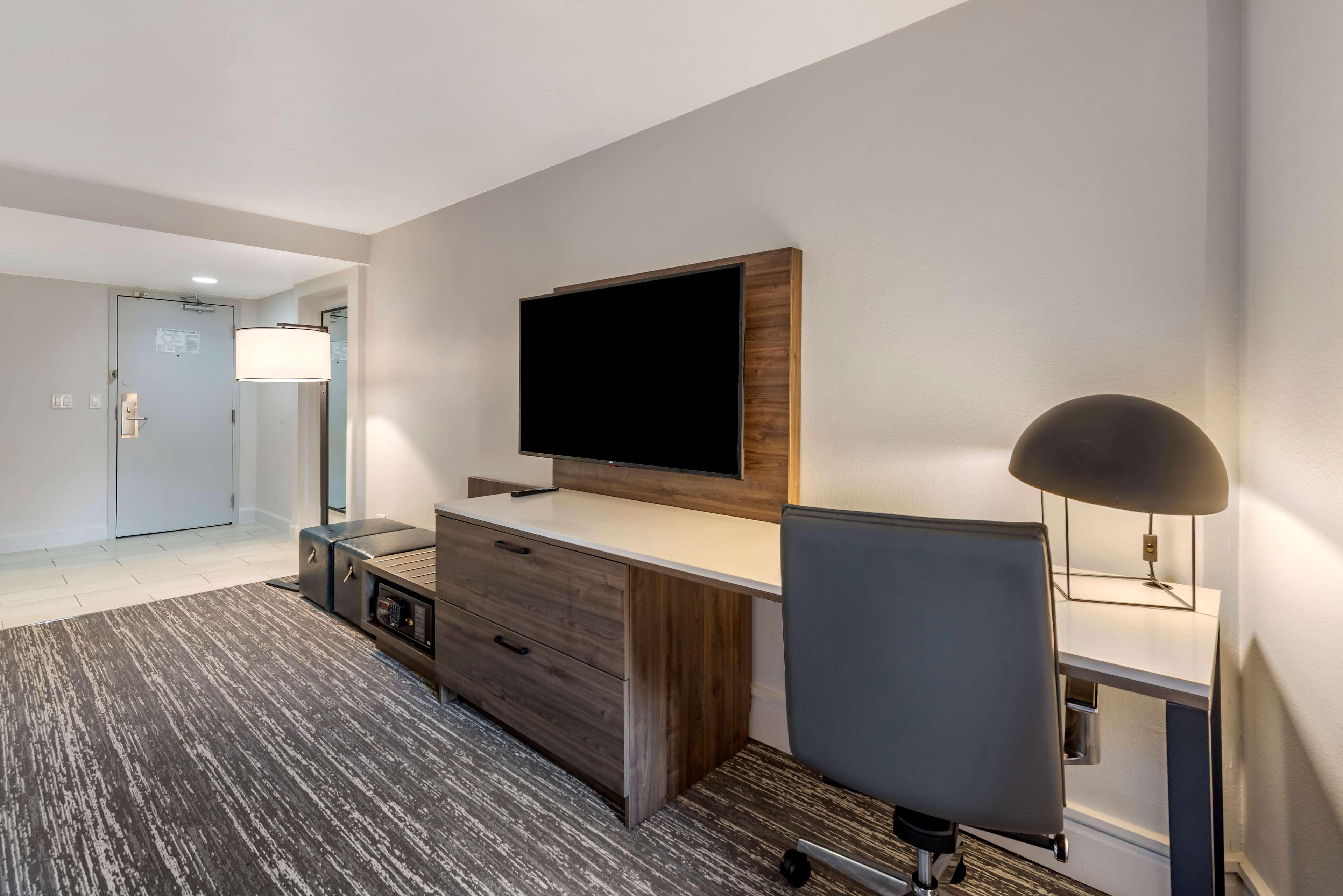 Best Western Premier Denver East Extérieur photo